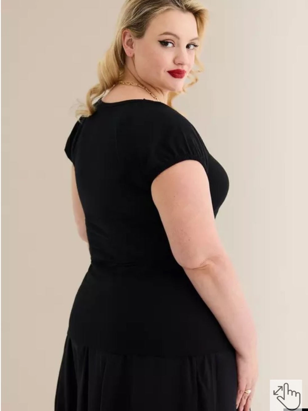 torrid NWT Retro Chic Foxy Sweetheart Black V-Neck Puff Sleeve Ruched Top 3X - Picture 2 of 10